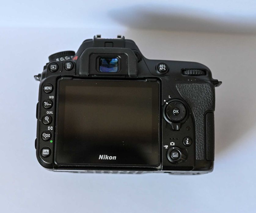 Nikon D7500 body super stan