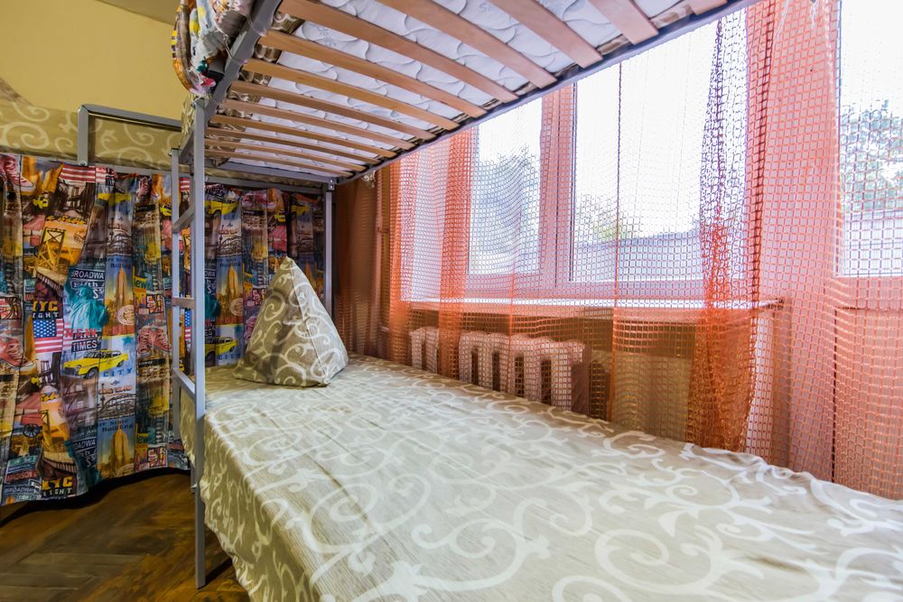 Хостел возле м. Святошино – уютная комната с интернетом.