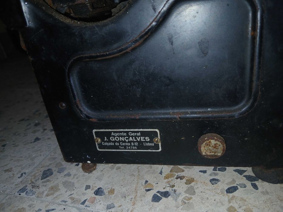 Antiga Maquina de escrever - Mercedes - Zella-Mehlis