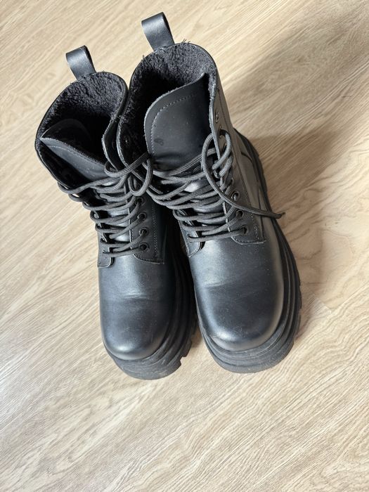 Ботинки жіночі