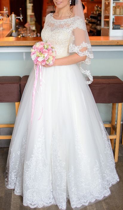 Изысканное свадебное платье А-силуэта