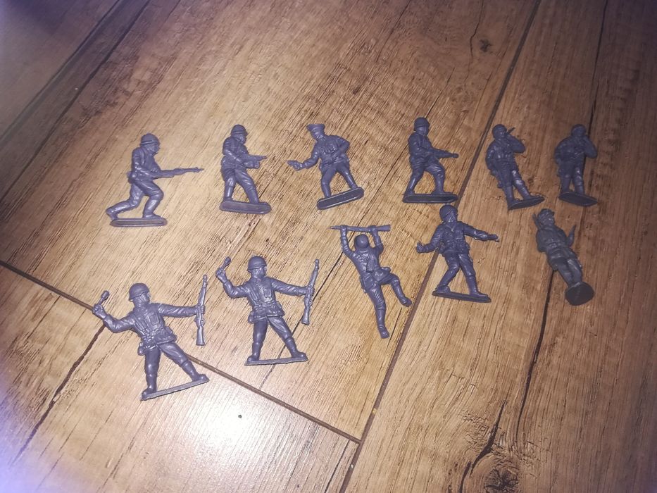 11 sztuk żołnierzyków armia niemiecka ll wś figurki vintage Hong Kong