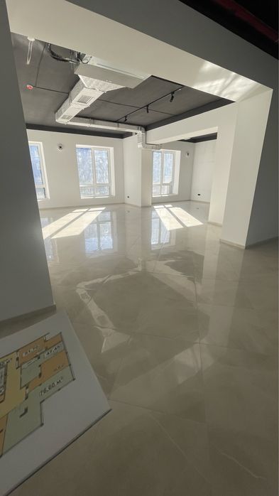 Продам комерційне приміщення в ТРЦ Княгинин