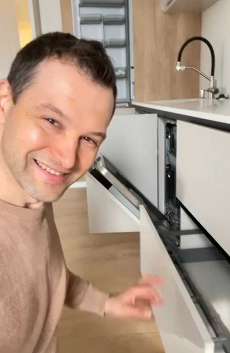 вбудована кухня на замовлення, шафа, гардеробна кімната, кабінет