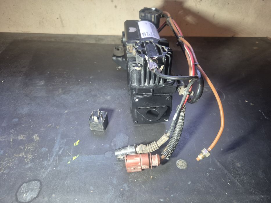 Компрессор Пневмоподвески / Пневмо Компресор Audi A6 C6 / Ауди А6 Ц6