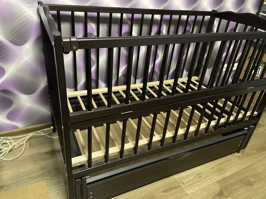 Дитяче ліжко з матрасом