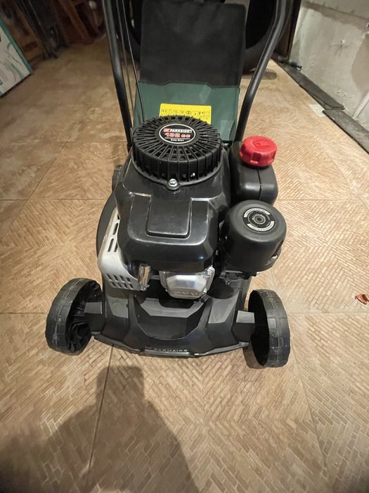 Maquina de cortar relva NOVA a gasolina