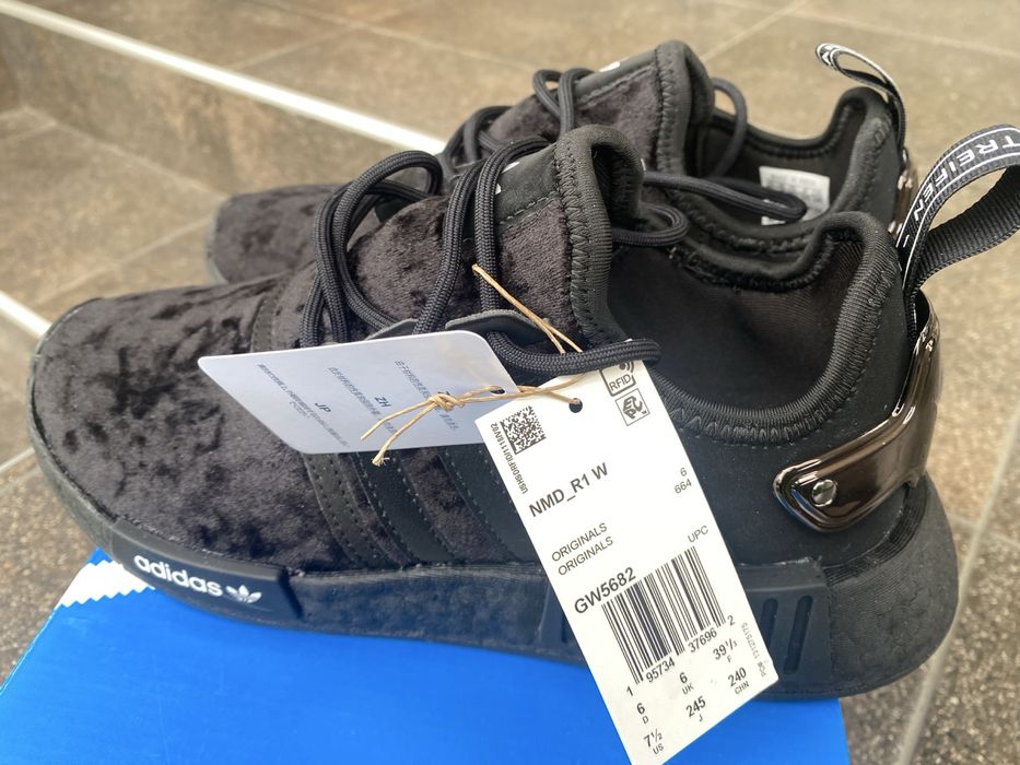Adidas nmd r1 нові
