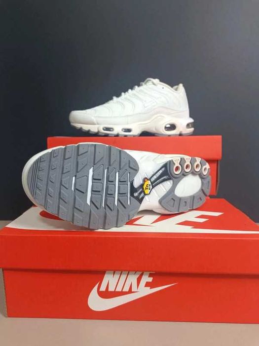 Air Max TN Plus Biały r.37,5