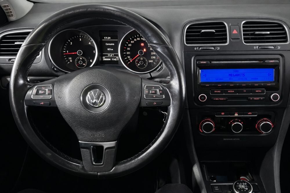 VW Golf Variant 1.6 TDi Highline
ModeloGolf vi variant diesel 
Ano do