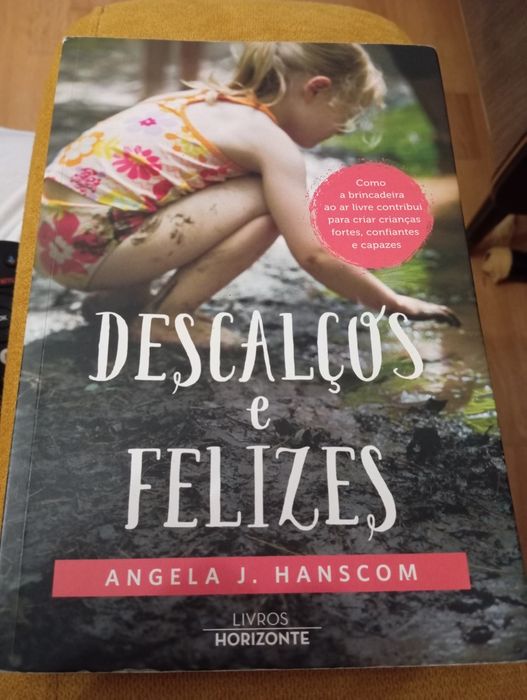 Livro Descalços e Felizes