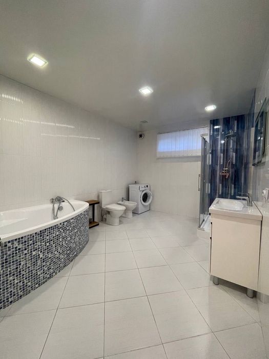 Продаж 3-кімнатної квартири, 139 м², новобудова, Винники