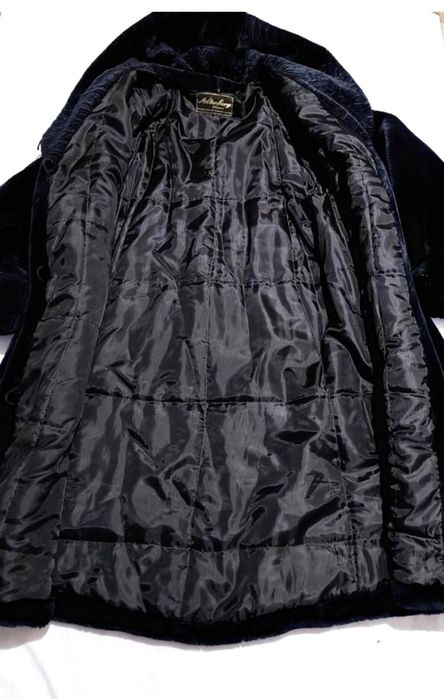 Шуба мутонова довга з капюшоном