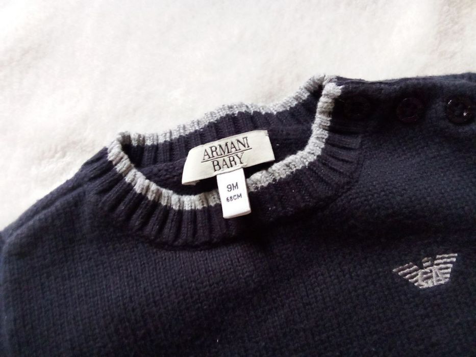 Свитер Armani 68р