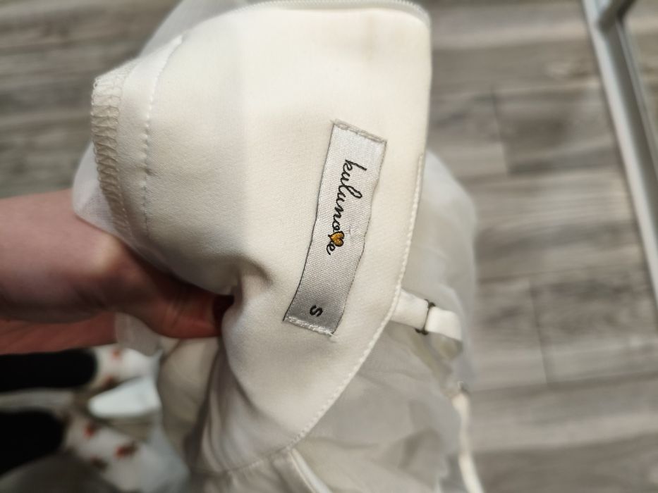 Biała sukienka ślubna