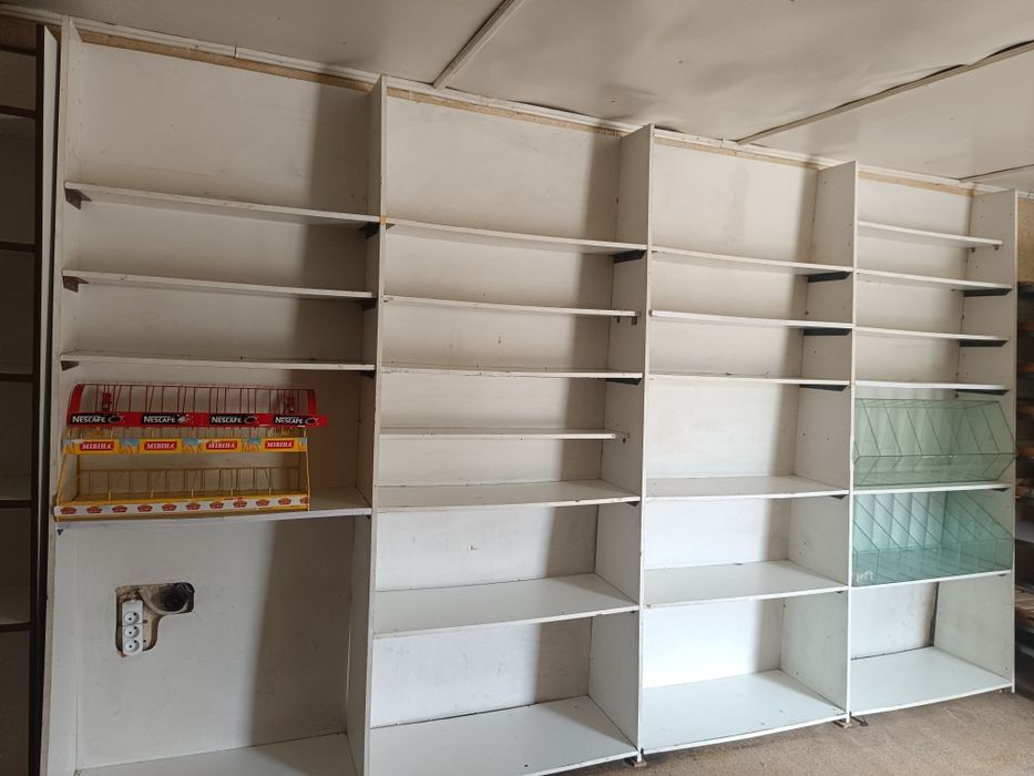 Продам торгові стелажі,полки,тумба