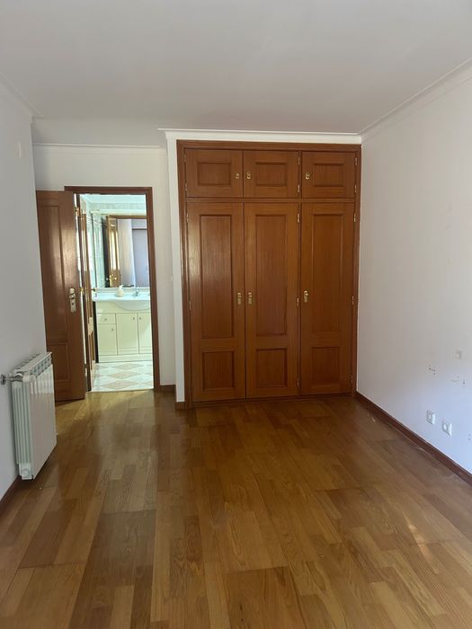 Casa t2 para arrendar em Belas, nas Campinas