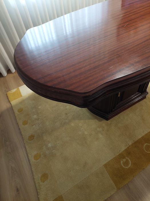 Mesa de jantar mogno