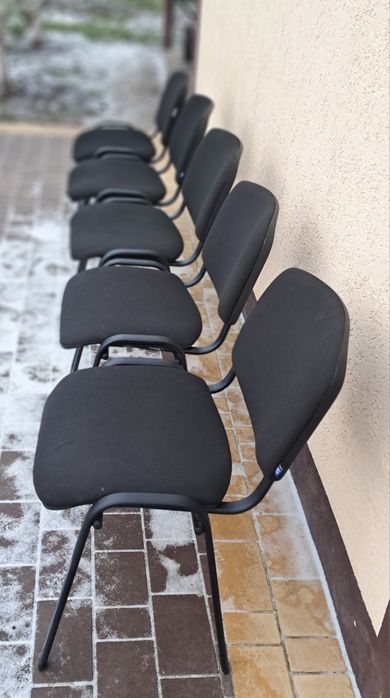 Продам офісні стільці б.у