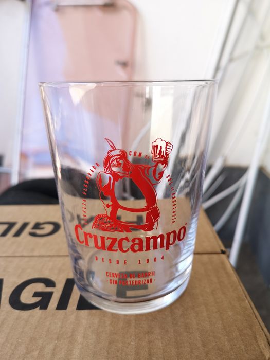 Copo de cerveja cruzcampo