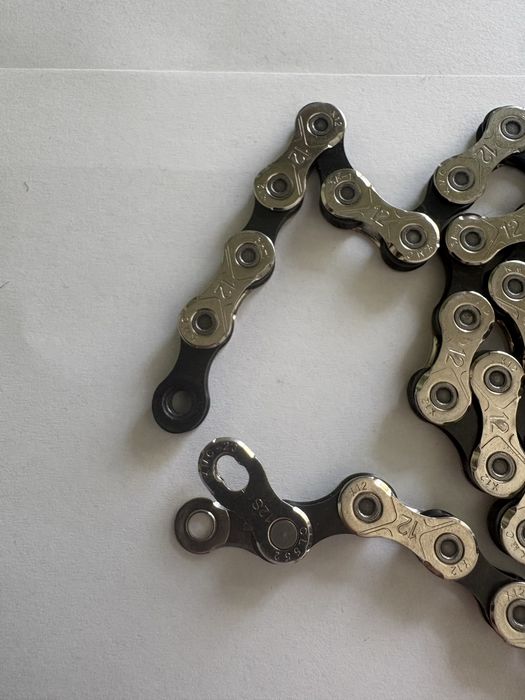 Łańcuch KMC X12 Silver/Black