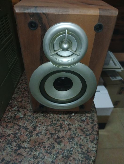 Aparelhagem com poucas marcas de uso