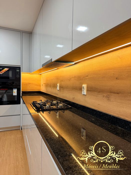 Cozinha moderna termo laminado + preto angola