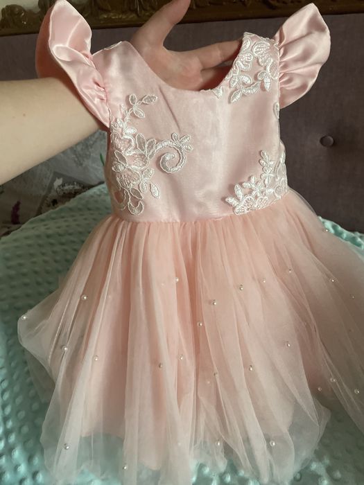 Продам платье на годик.