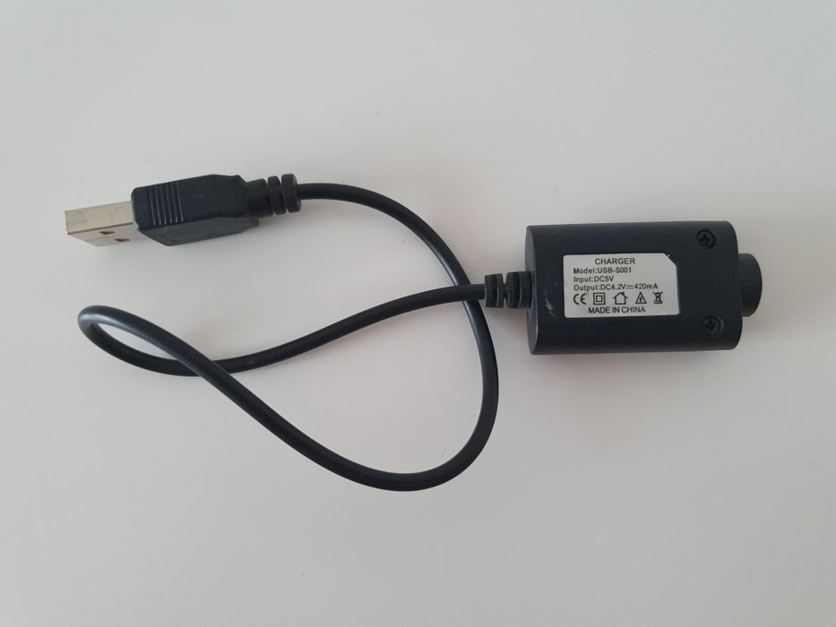 Ładowarka USB Z Gwintem model: usb-s001 do e-papierosów
