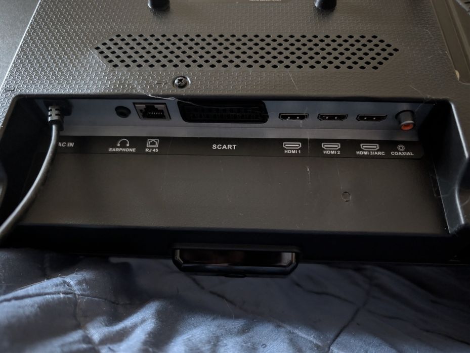 TV Silver 32" Avariada
