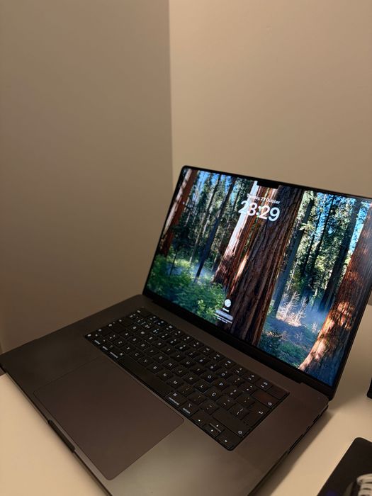 MacBook Pro 16 M3 Pro