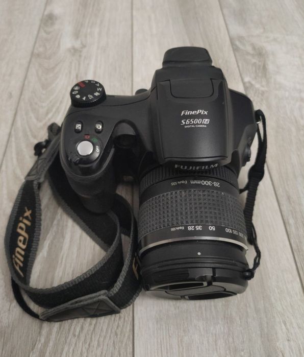 Aparat fotograficzny Fuji 6500 fd. Stan bardzo dobry