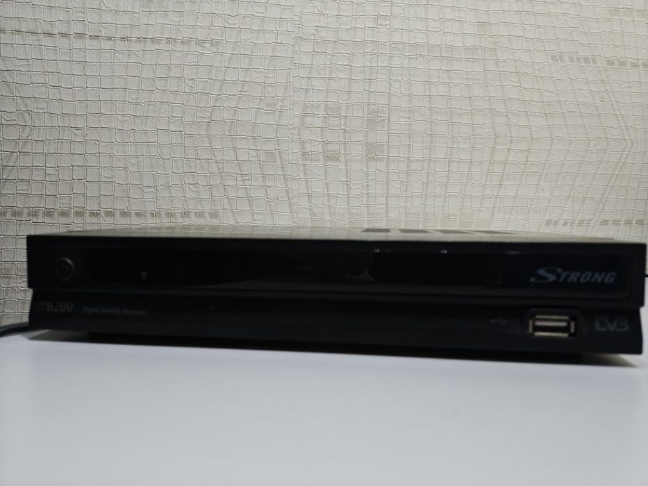 Супутниковий ресивер Strong SRT 6200