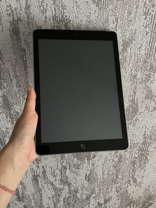 iPad (6-го покоління)