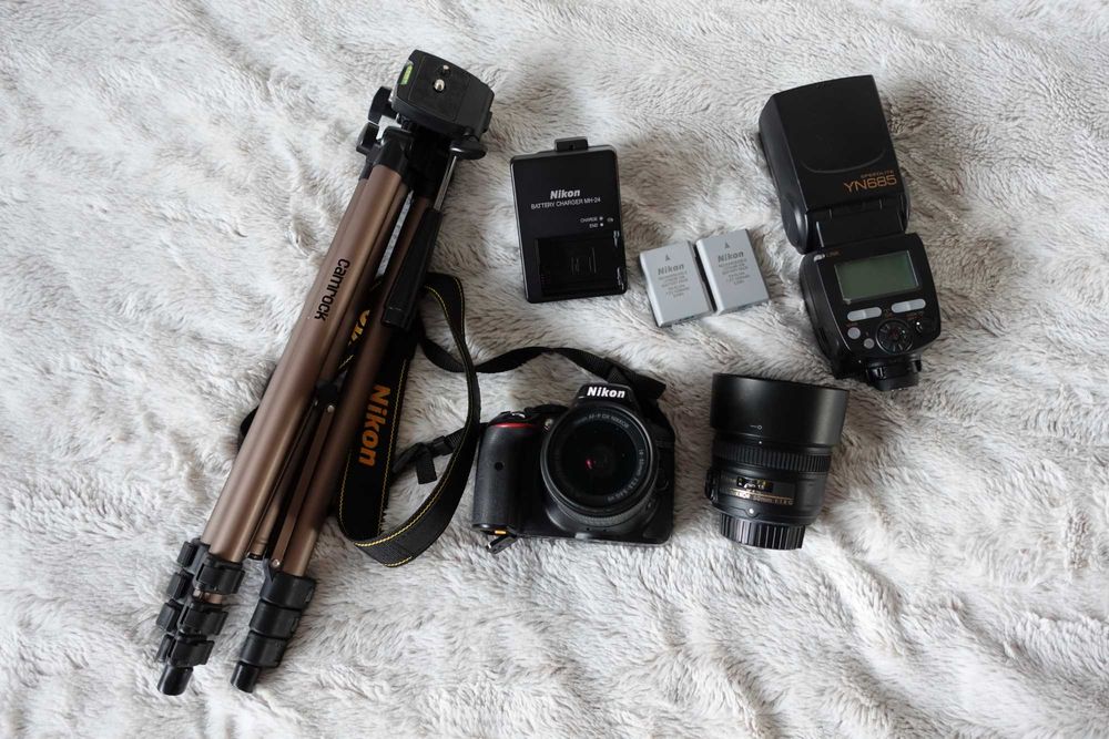 Nikon D5300 + 50mm 1.8 + 18-55 + lampa | Niski przebieg | Zestaw