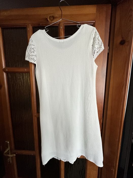 Плаття біле з мереживом
