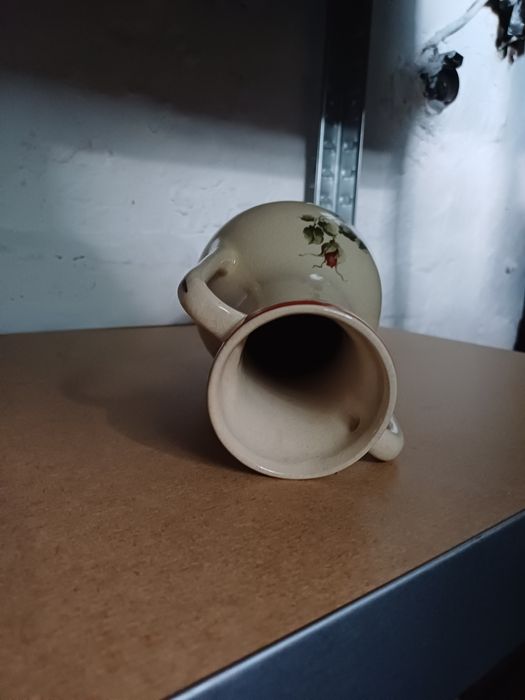 Wazon na kwiaty z uszami