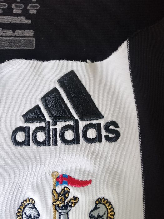 oryginalna bluzka adidas z wycięciem