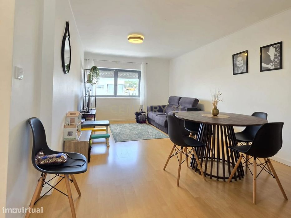 Apartamento T3 com Varanda – Rua Nicolau de Sousa Lima, Paim, Ponta De