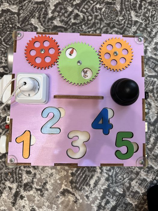 Бізікуб для малечі