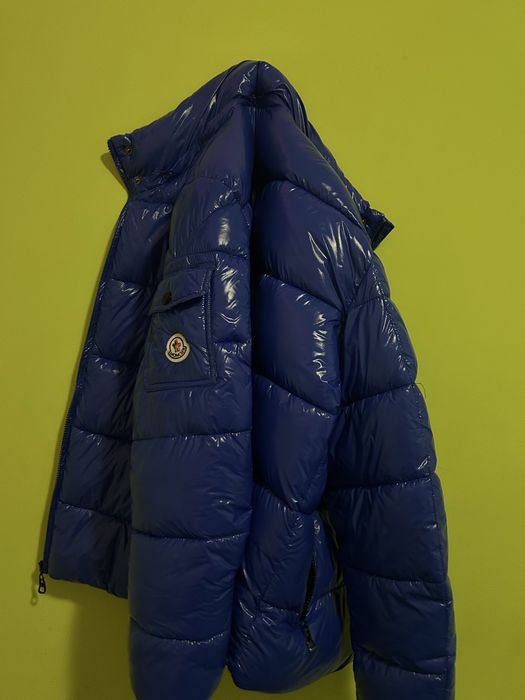 casaco moncler azul em perfeito estado