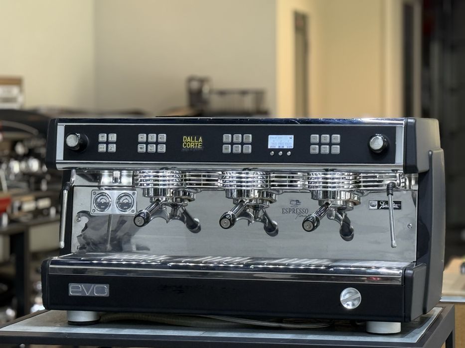 Професійка кавомашина Della corte evo 2