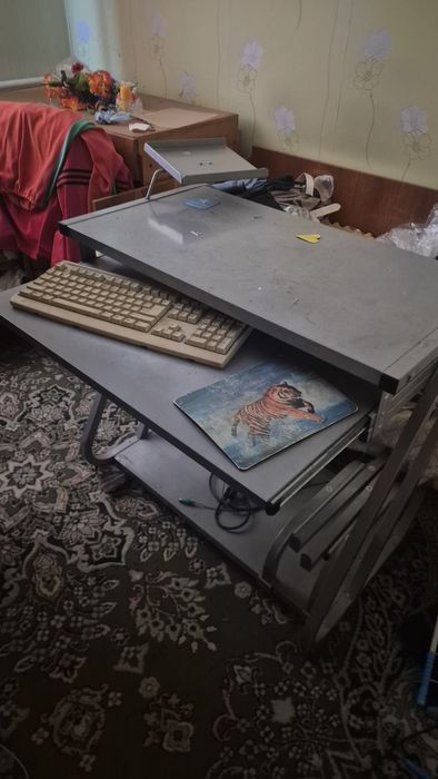 Стіл Комп'ютерний металевий