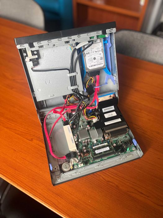 Lenovo ThinkCentre M58 USFF – E8400, 4 GB, 2×1 TB RAID0, Windows XP – retro PC