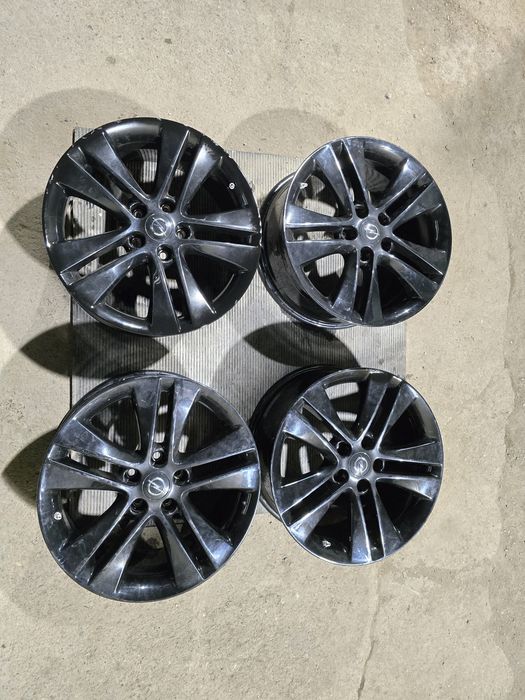 Felgi Aluminiowe 5x115 8Jx18 ET46 Opel  Astra Zafira  Insignia czujnik