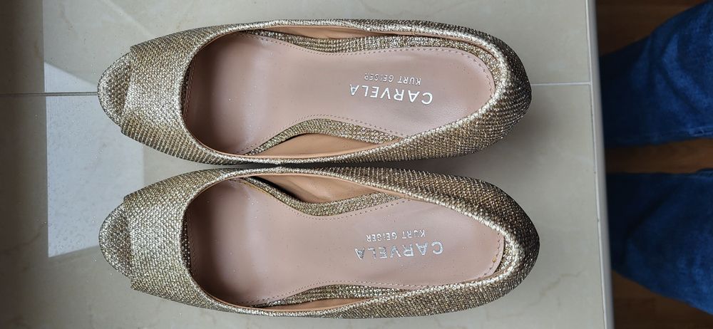 Святкові, весільні туфлі