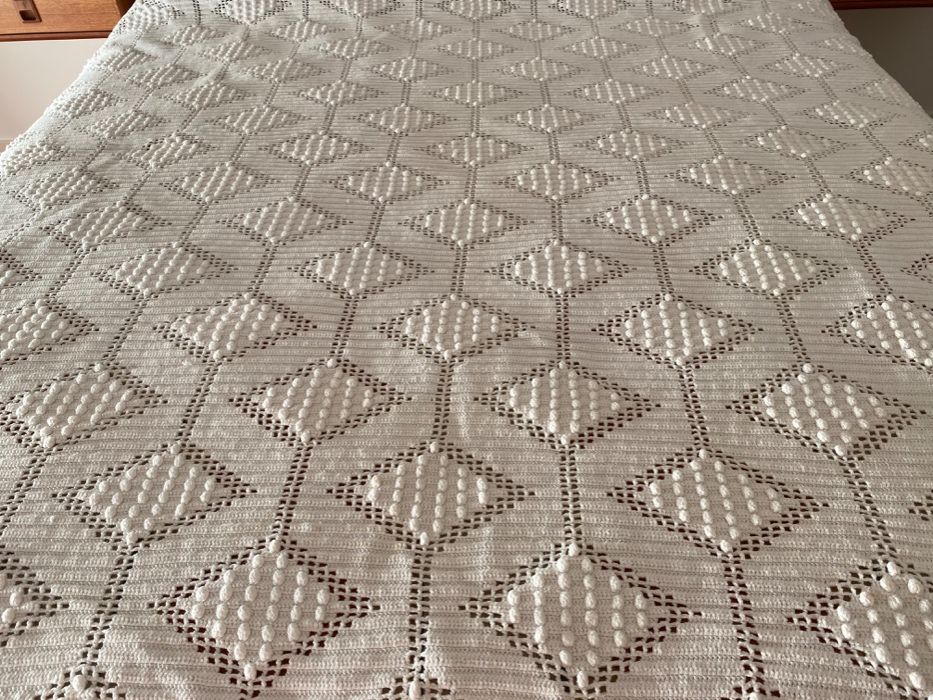 Colcha branca em crochet