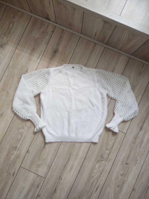 Swetry 4 sztuki Polecam ;(