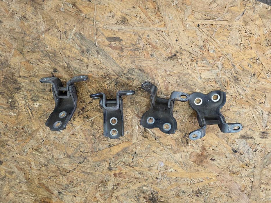 zawias zawiasy drzwi Citroen c1  07 rok lakier EXZ 3 drzwi komplet aygo 107