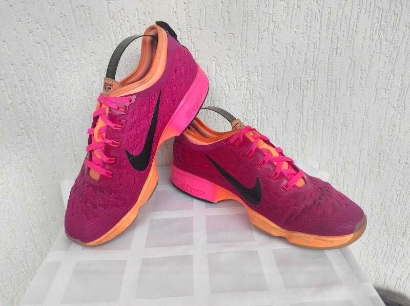 Кроссовки беговие,текстильние Nike р.39